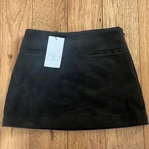 Zara Elegant olive green Mini Skirt